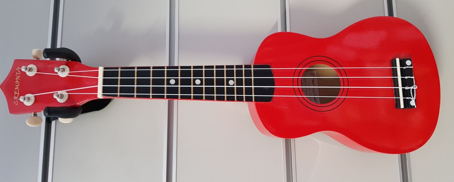 UKULELE%2021’’%20KIRMIZI