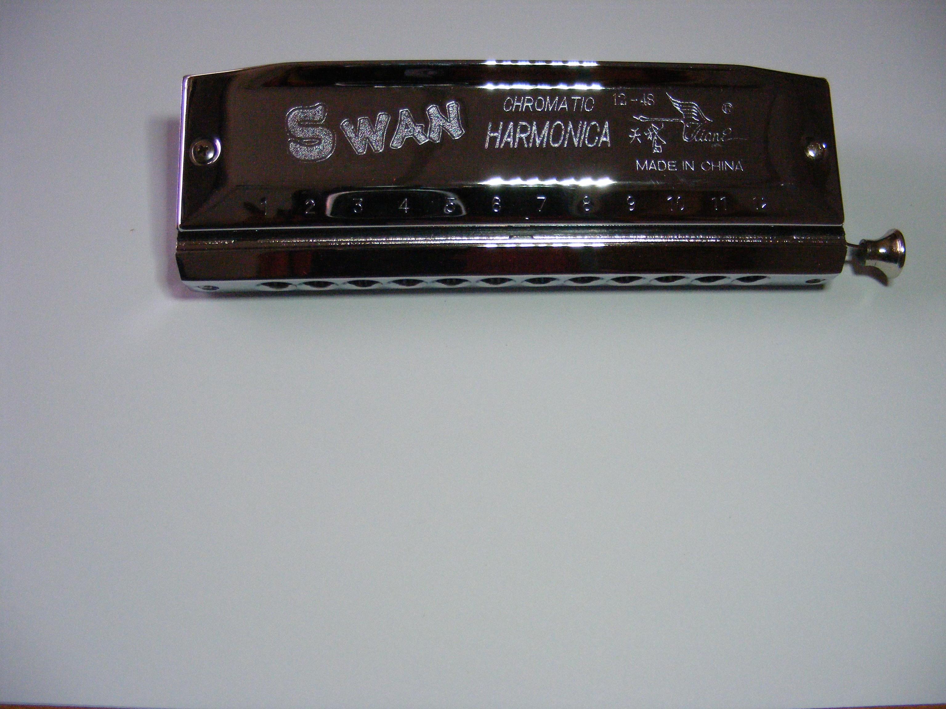 MIZIKA,%20SWAN%20CHROMATIC%20HARMONICA